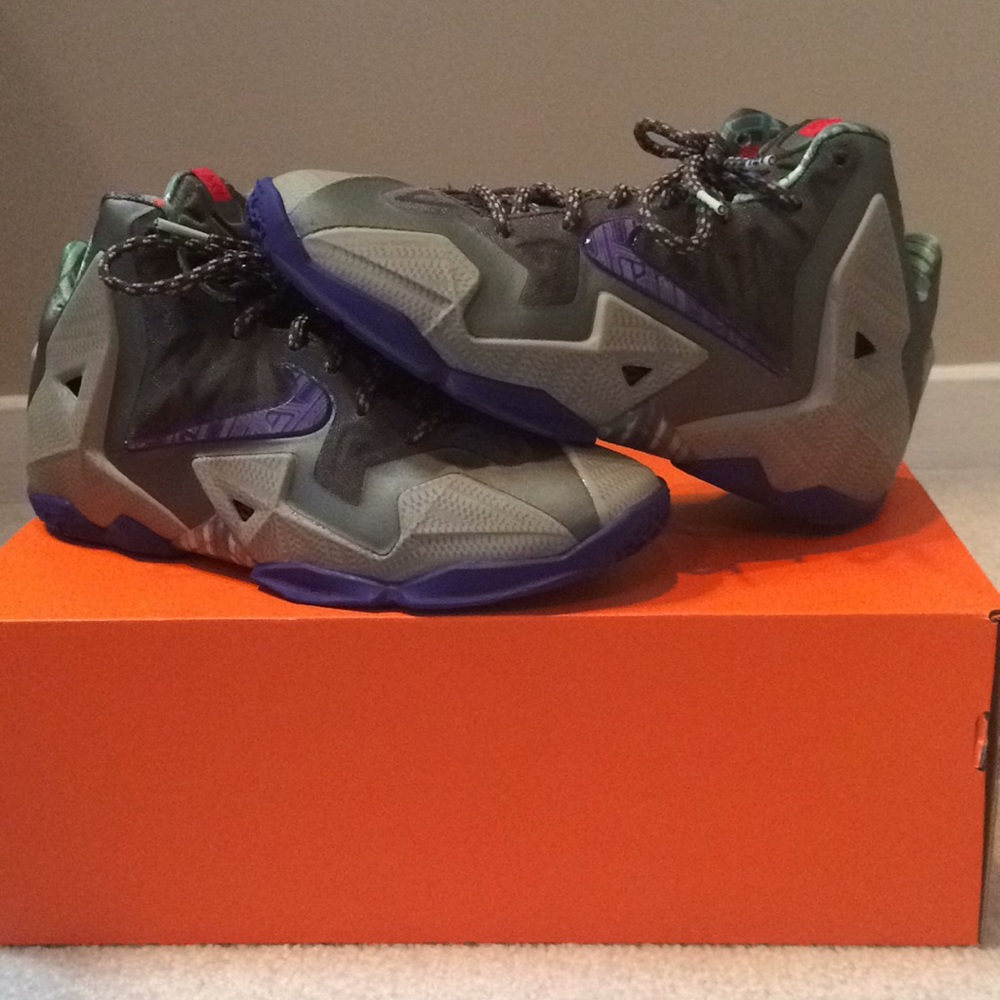 Lebron 11 Terracotta Warrior youth size 5